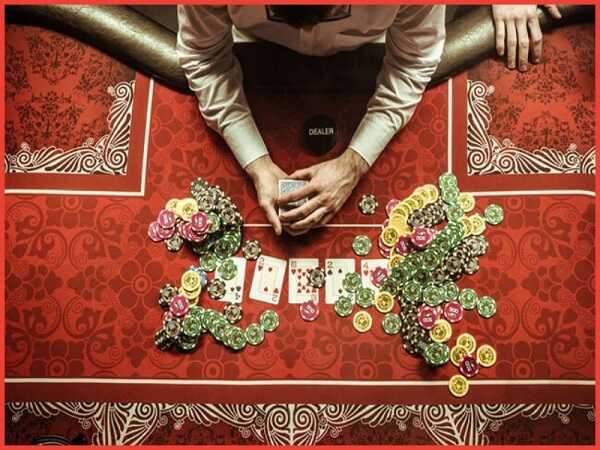 Dealer trong Casino đóng vai trò như những chuyên gia hàng đầu