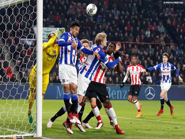 Dự đoán PSV vs Heerenveen, 0h45 ngày 8/12