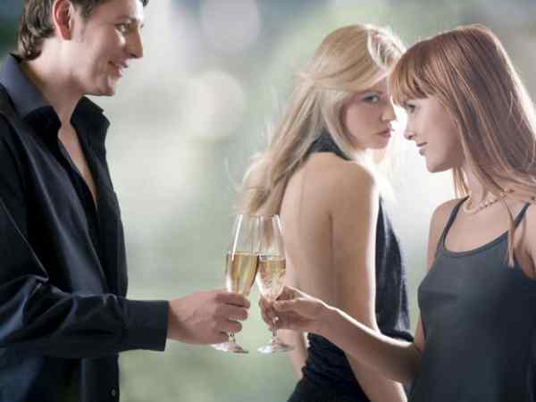 Giải mã giấc mơ thấy vợ cũ của chồng và điềm báo tài lộc