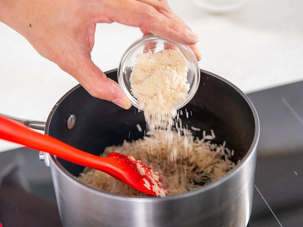 Lý giải nằm mơ thấy nấu cơm có phải điềm báo may mắn?