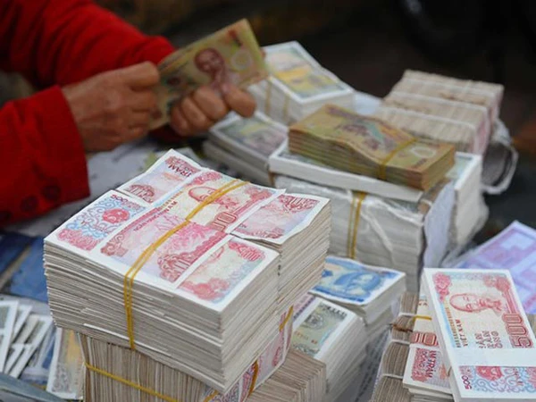 Nằm mơ thấy tiền giấy 500, tiền giấy rách có điềm gì?