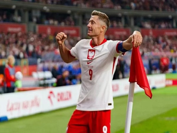 BĐ: Lewandowski gần mốc 900 bàn thắng và kiến tạo