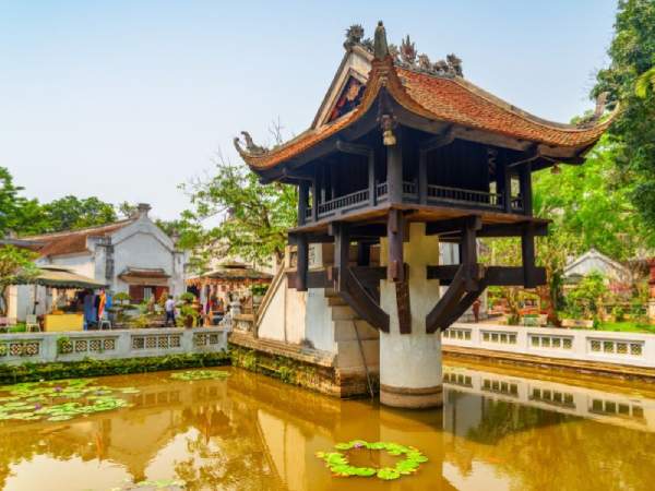 Nằm mơ thấy đi chùa là điềm gì cho công danh và tài lộc?