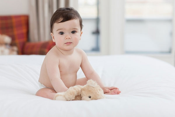 Nằm mơ thấy em bé trai là điềm gì, dự báo tài lộc ra sao?