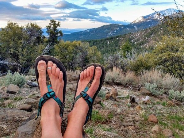 Giải mã chi tiết ý nghĩa nằm mơ thấy đôi dép là số mấy?