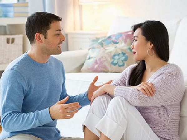 Nằm mơ thấy nói chuyện với chồng báo điềm gì về tình cảm?